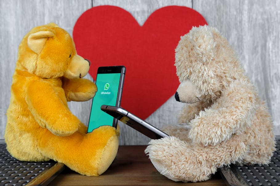 10 things about WhatsApp love status