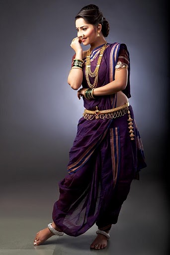 woman dressed in marathi saree